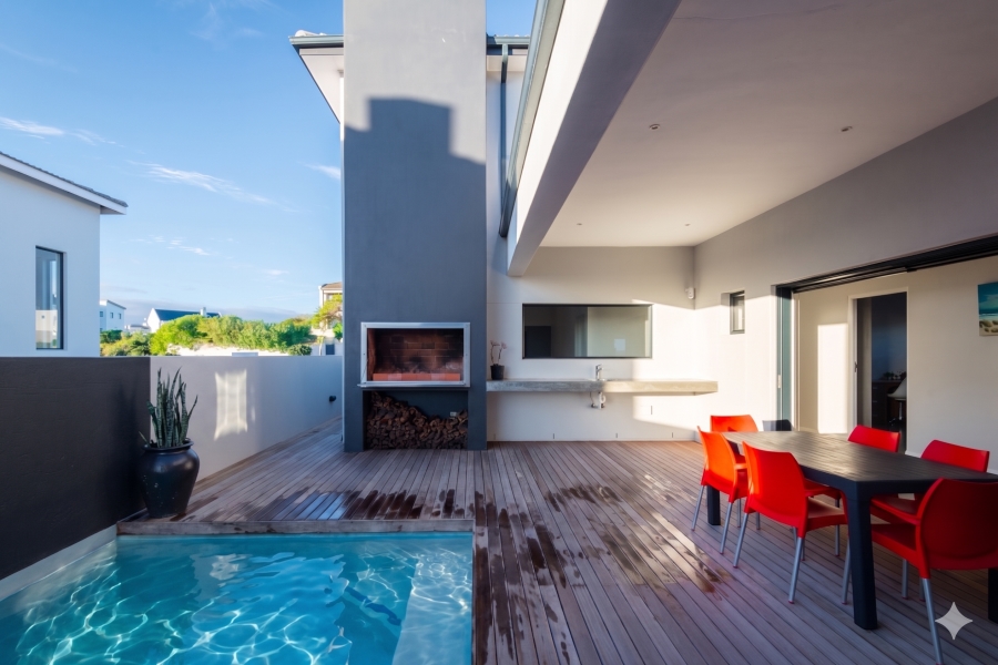 5 Bedroom Property for Sale in Myburgh Park Western Cape
